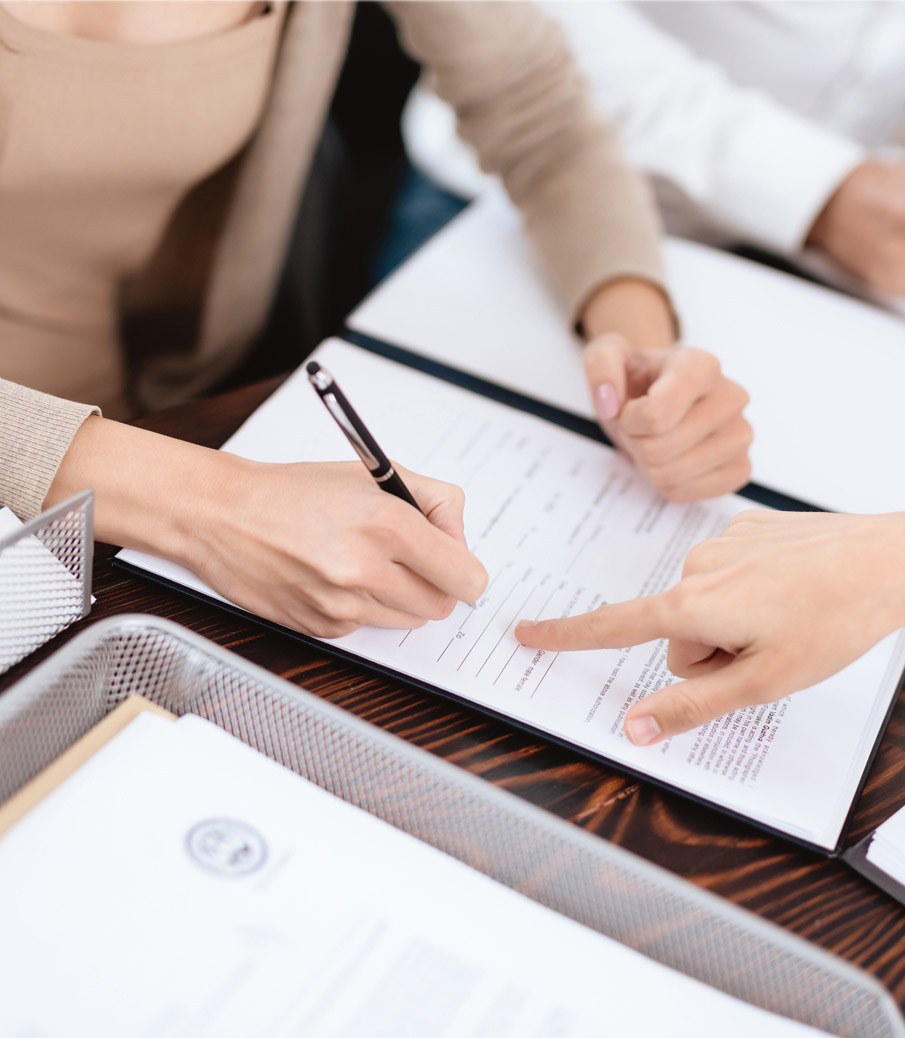 50_50 3 Front view of a big green 18-wheeler